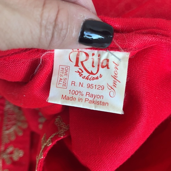 Red embroidered kimono - Picture 8 of 8